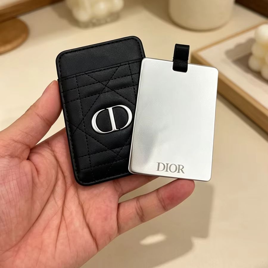 กระเป๋า Dior Dior's Bag อเนกปร - Beauty Makeup Dior บทวิจารณ์และราคา